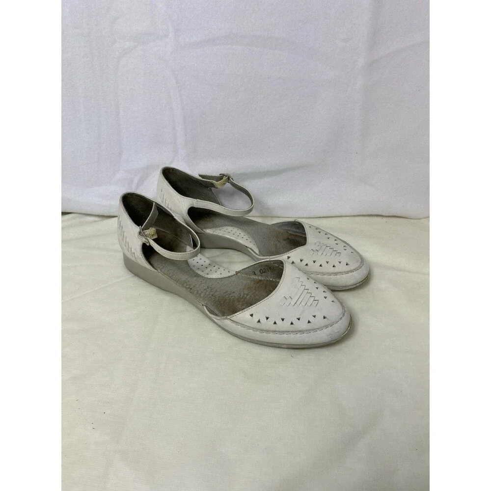 Rockport Women's White Color  Leather Mary Jane Flats  Size 7 Narrow